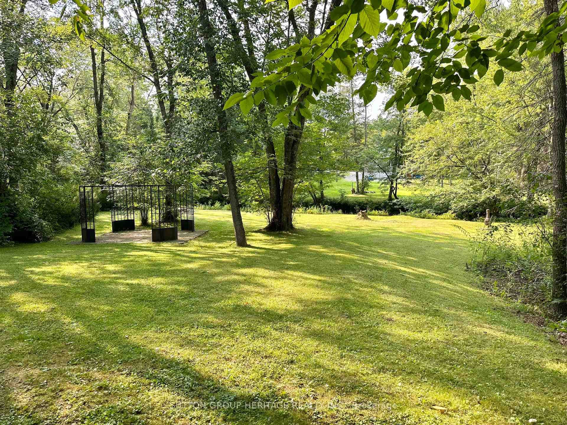 74 Edwina Drive photo 5