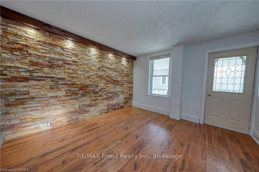 174 PINE Street photo 5