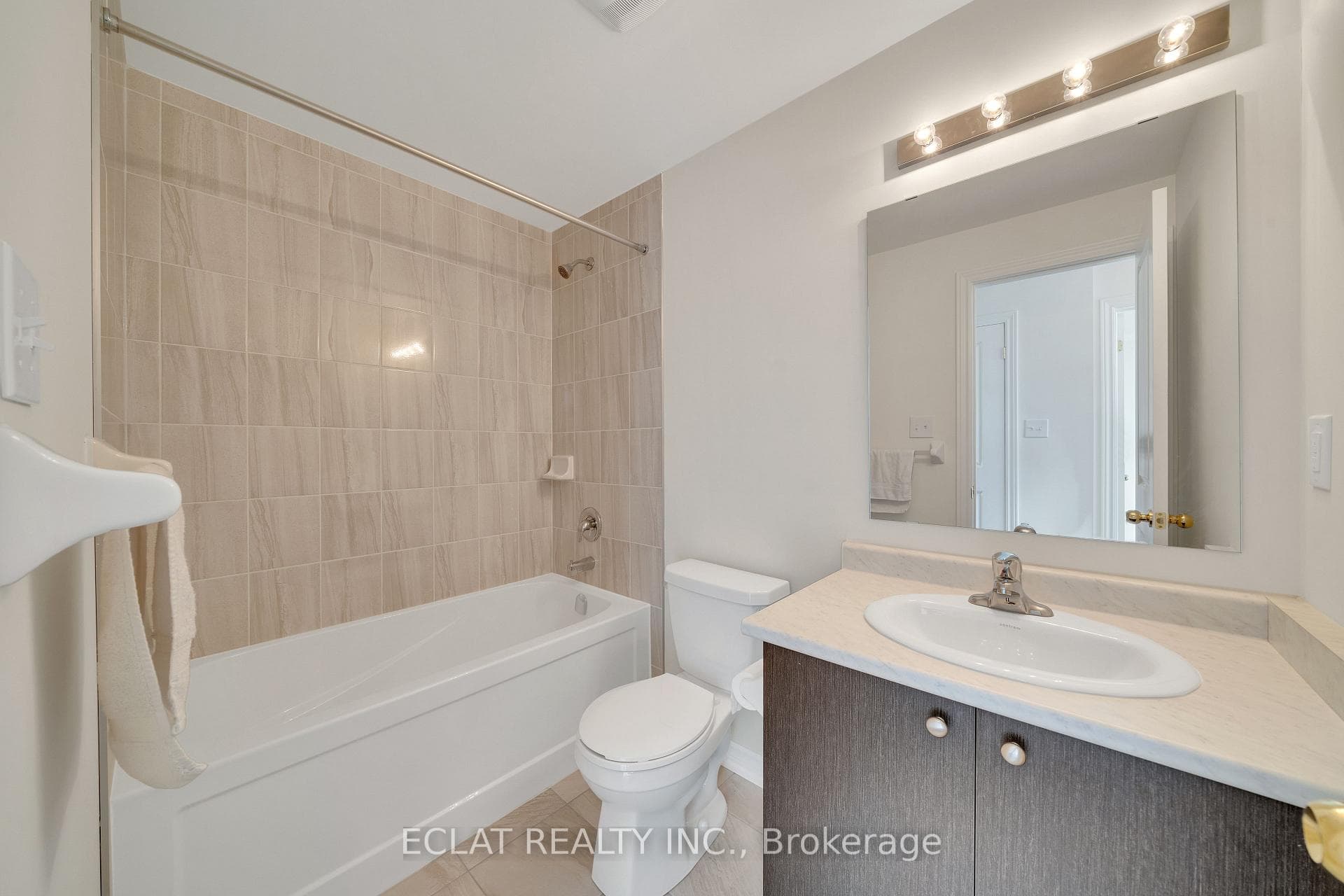 2nd Full Washroom