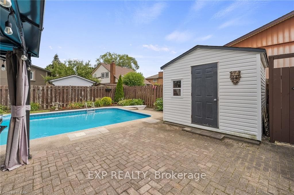 22 SHERMAN Drive photo 42