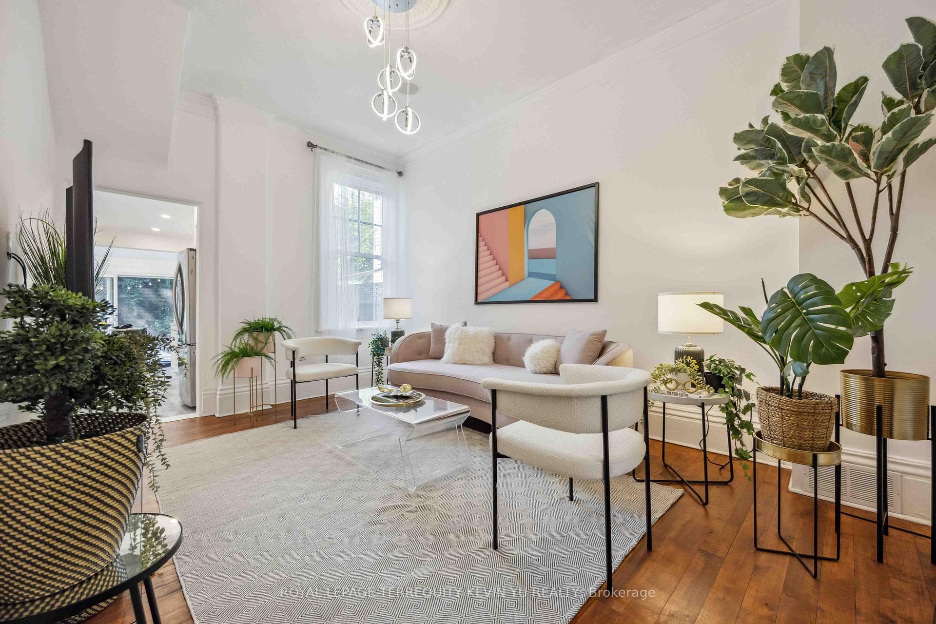 102 Bleecker Street photo 1