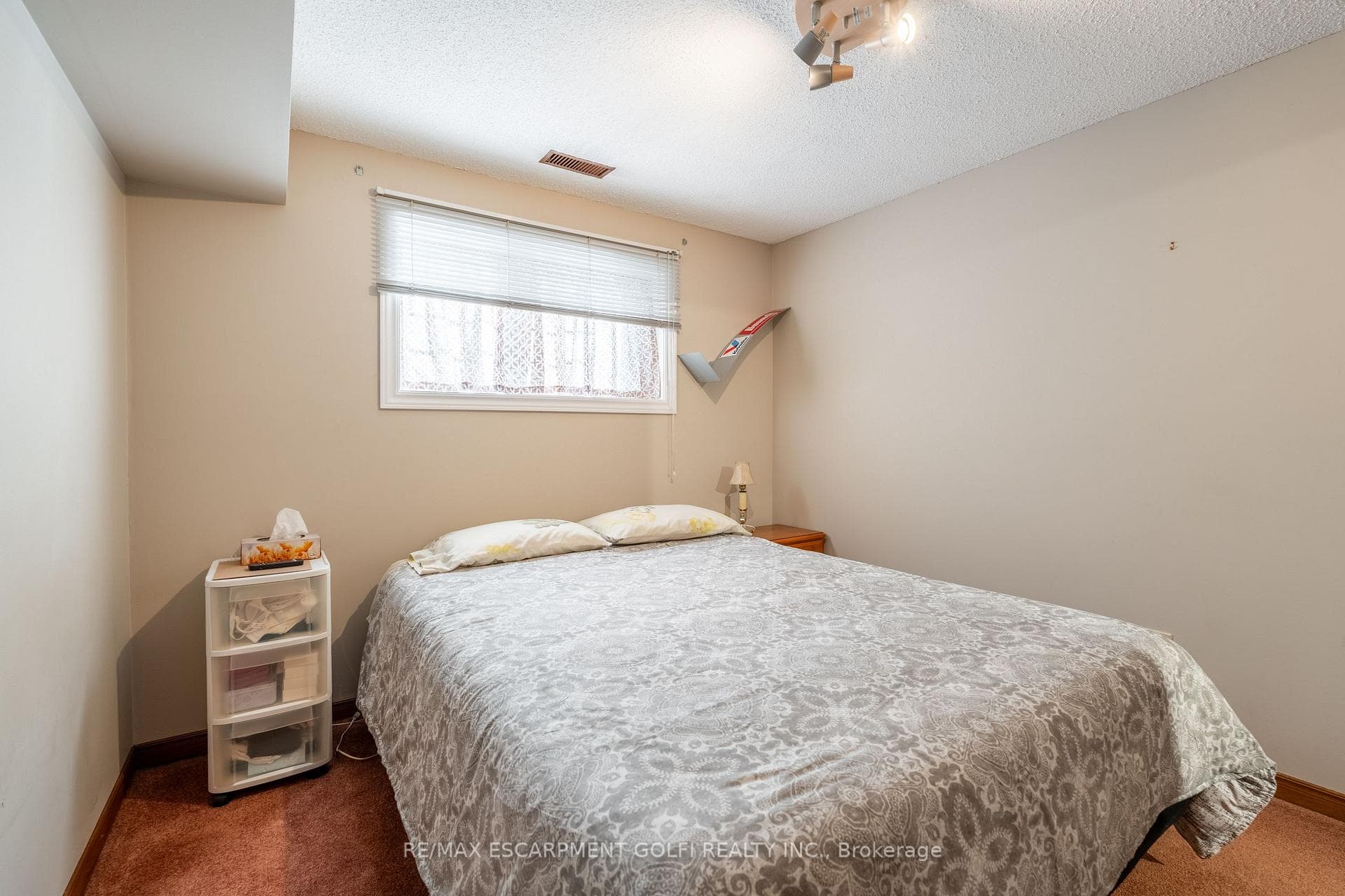 222 Wood Street photo 26