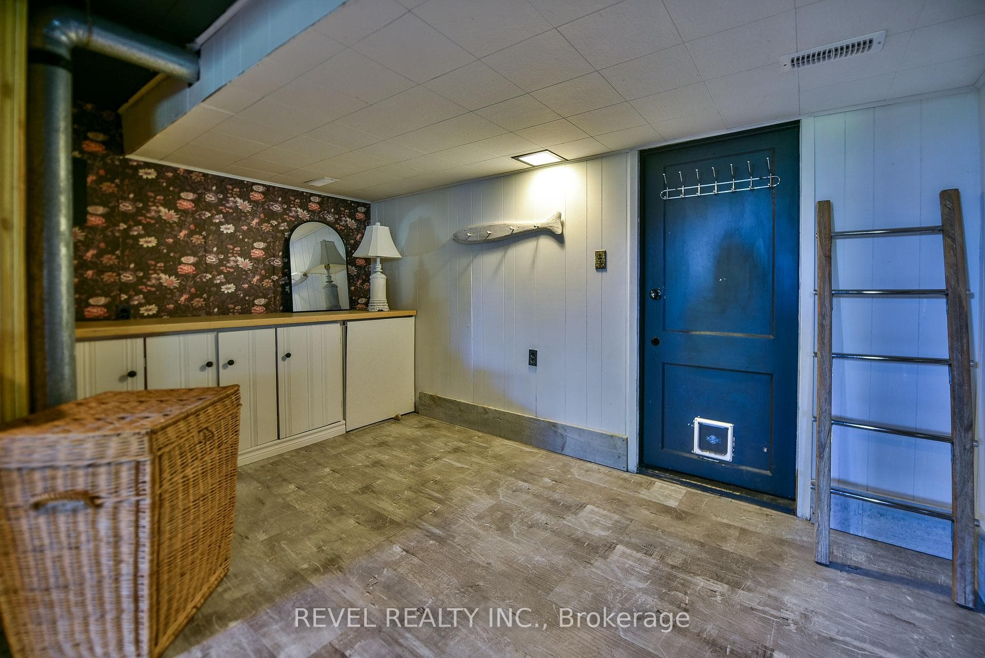 203 Dixon Street photo 31