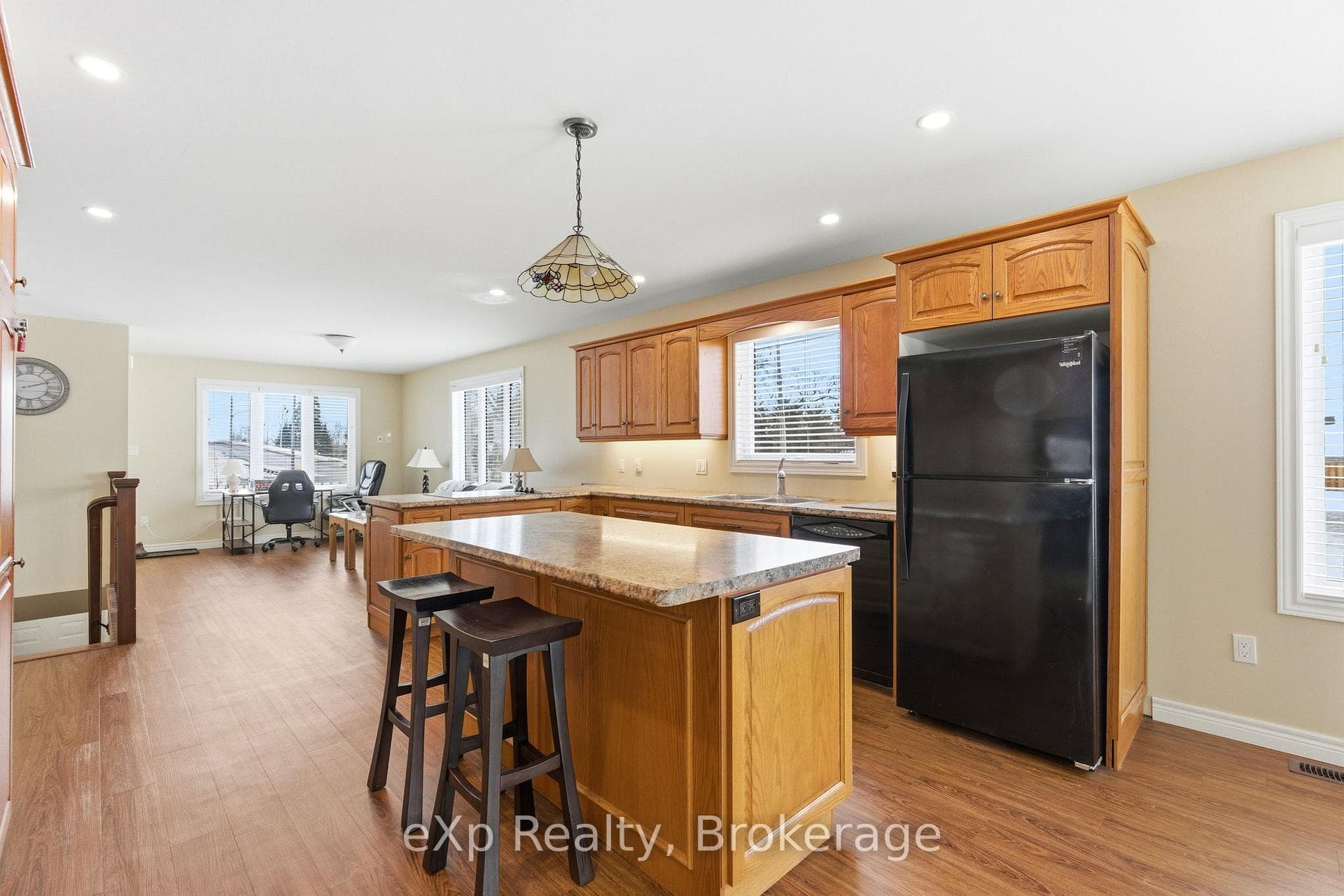 12A CLAYTON Street photo 2