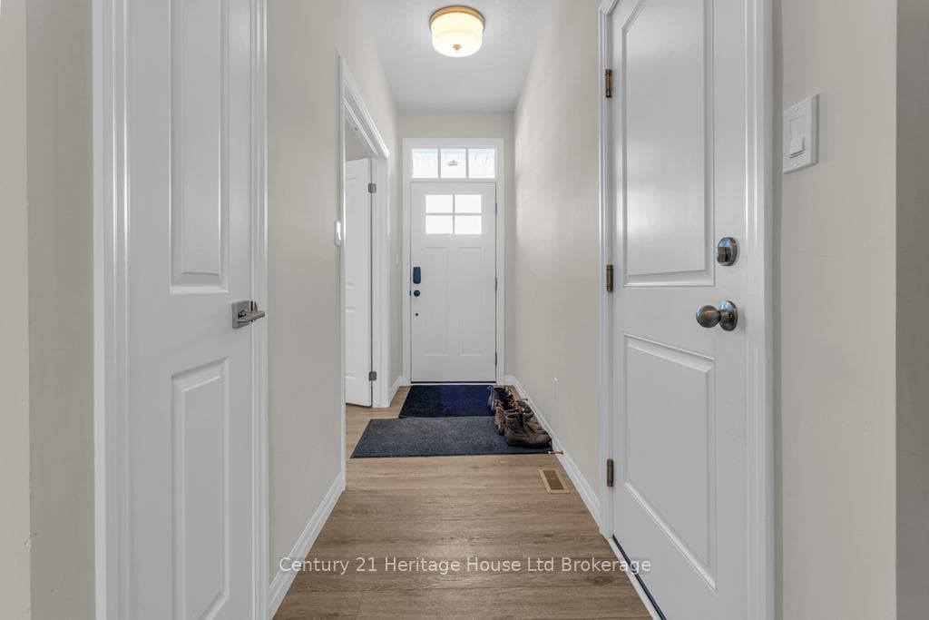 19 Livingston Drive photo 4