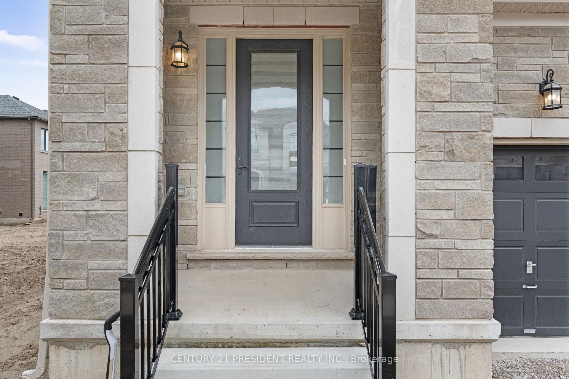 727 Sobeski Avenue photo 4