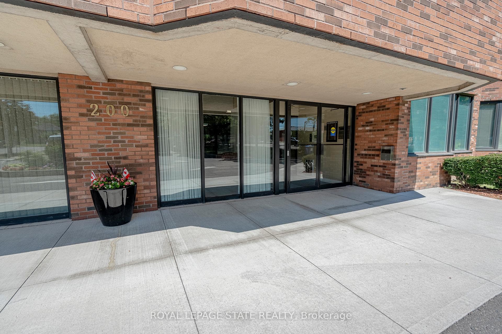 200 Limeridge Road Unit 105 photo 3