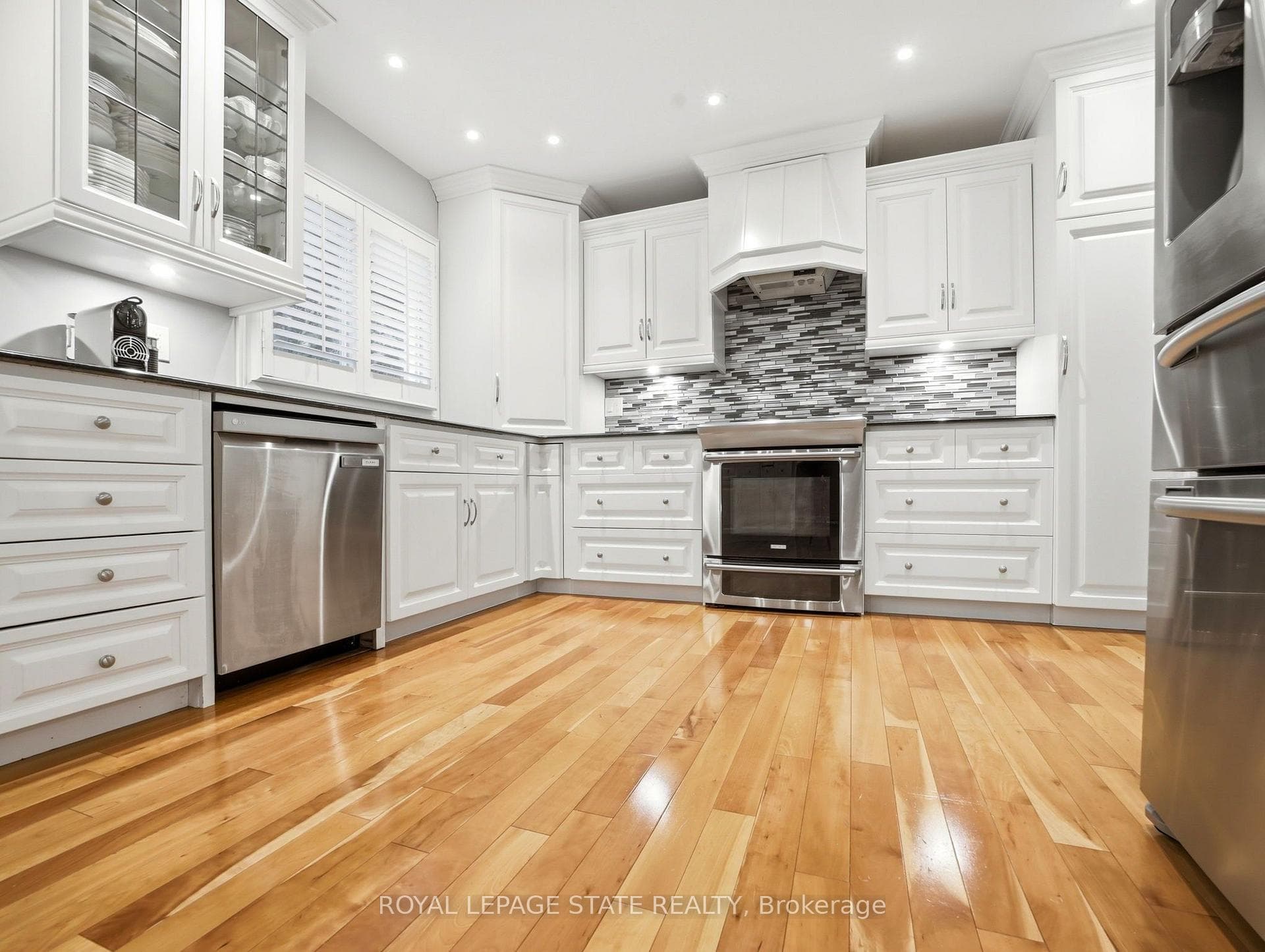 2 Charterhouse Crescent photo 12
