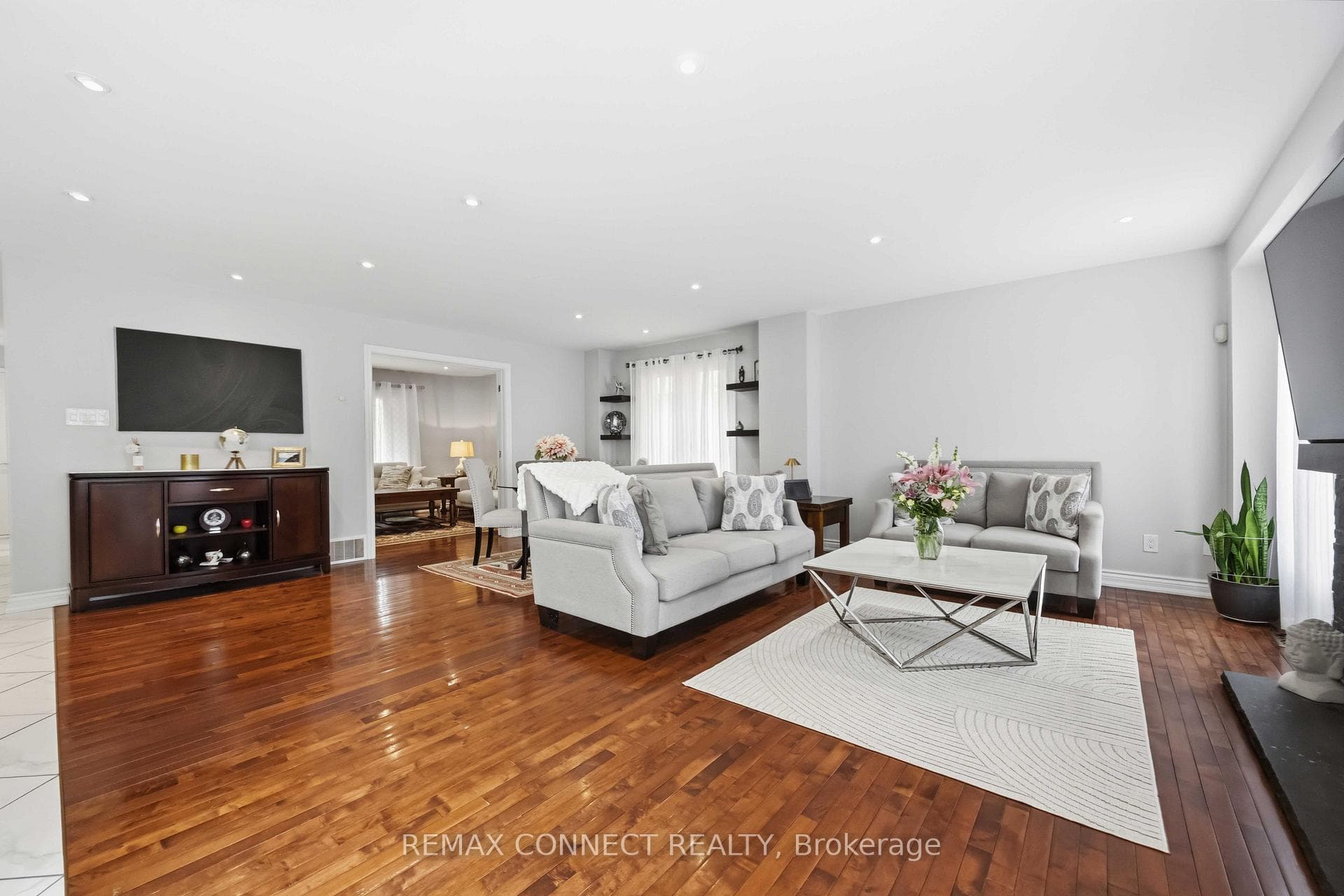 1706 Woodside Lane photo 7