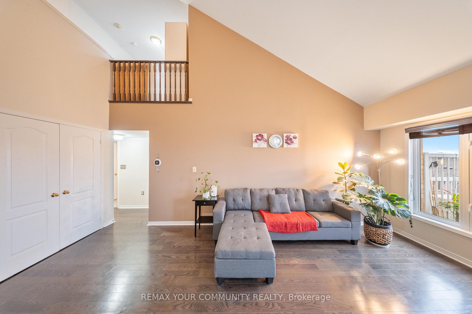 651F Warden Avenue Unit 48 photo 10