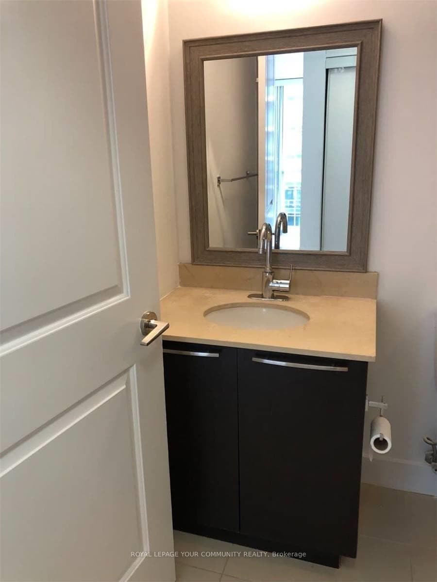 23 Sheppard Avenue Unit 710 photo 9