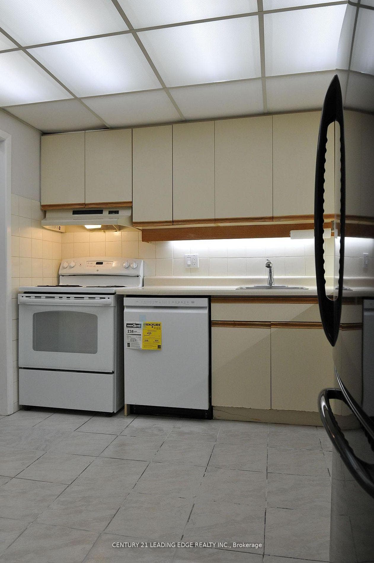 1013 Pape Avenue Unit B photo 3