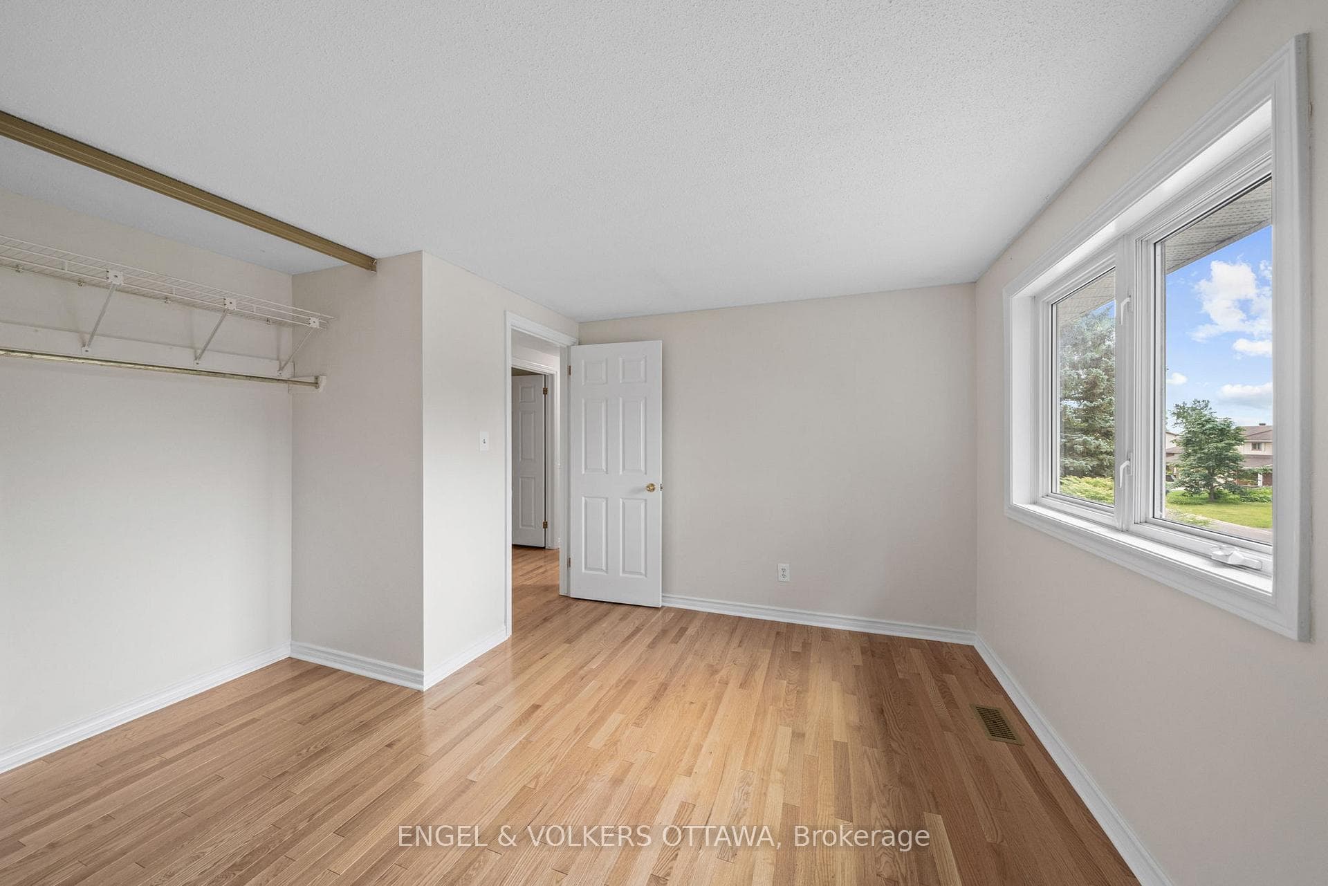 25 Antler Avenue photo 32