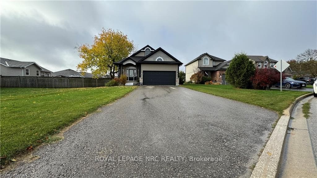 40 SINCLAIR Street photo 3