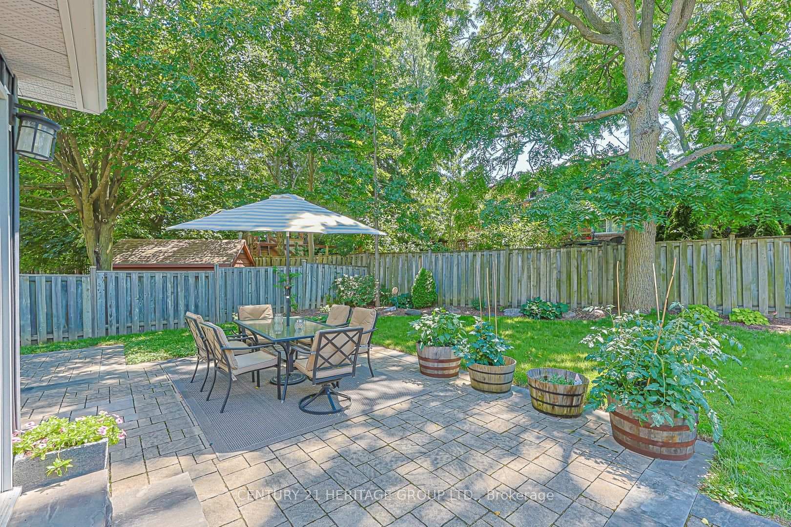 380 Selby Crescent photo 33