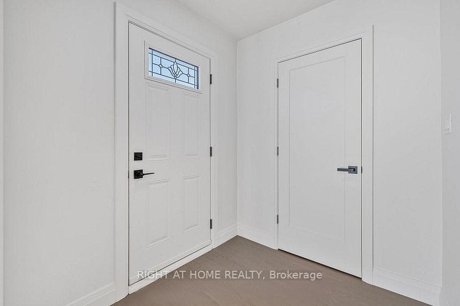 703 Sunnypoint Drive Unit Main photo 10