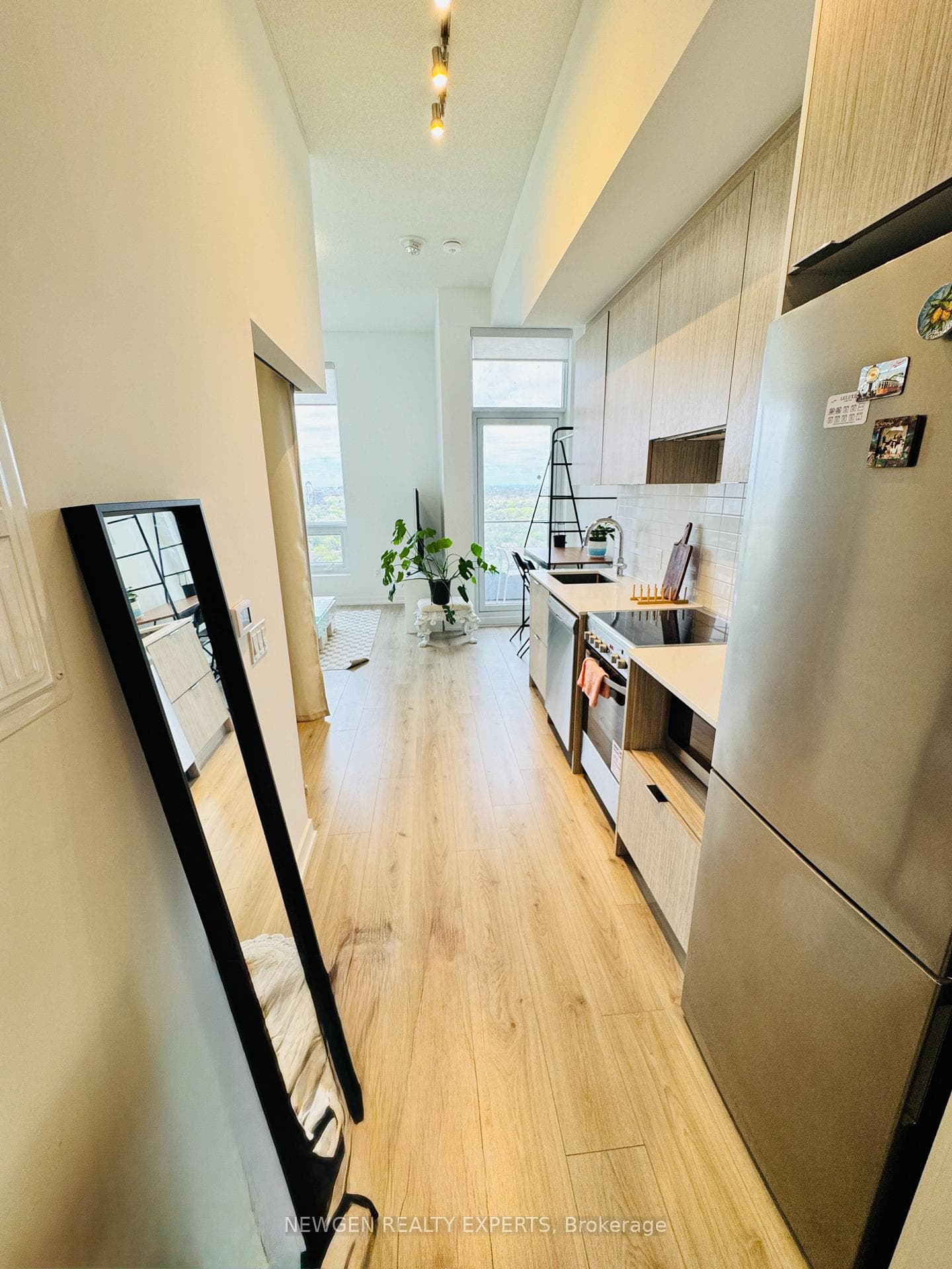 395 Bloor Street Unit 2807 photo 4