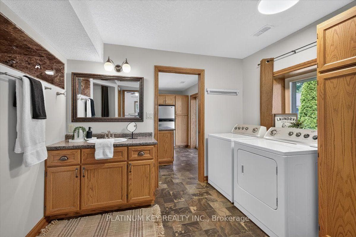 282 Beattie Street photo 18