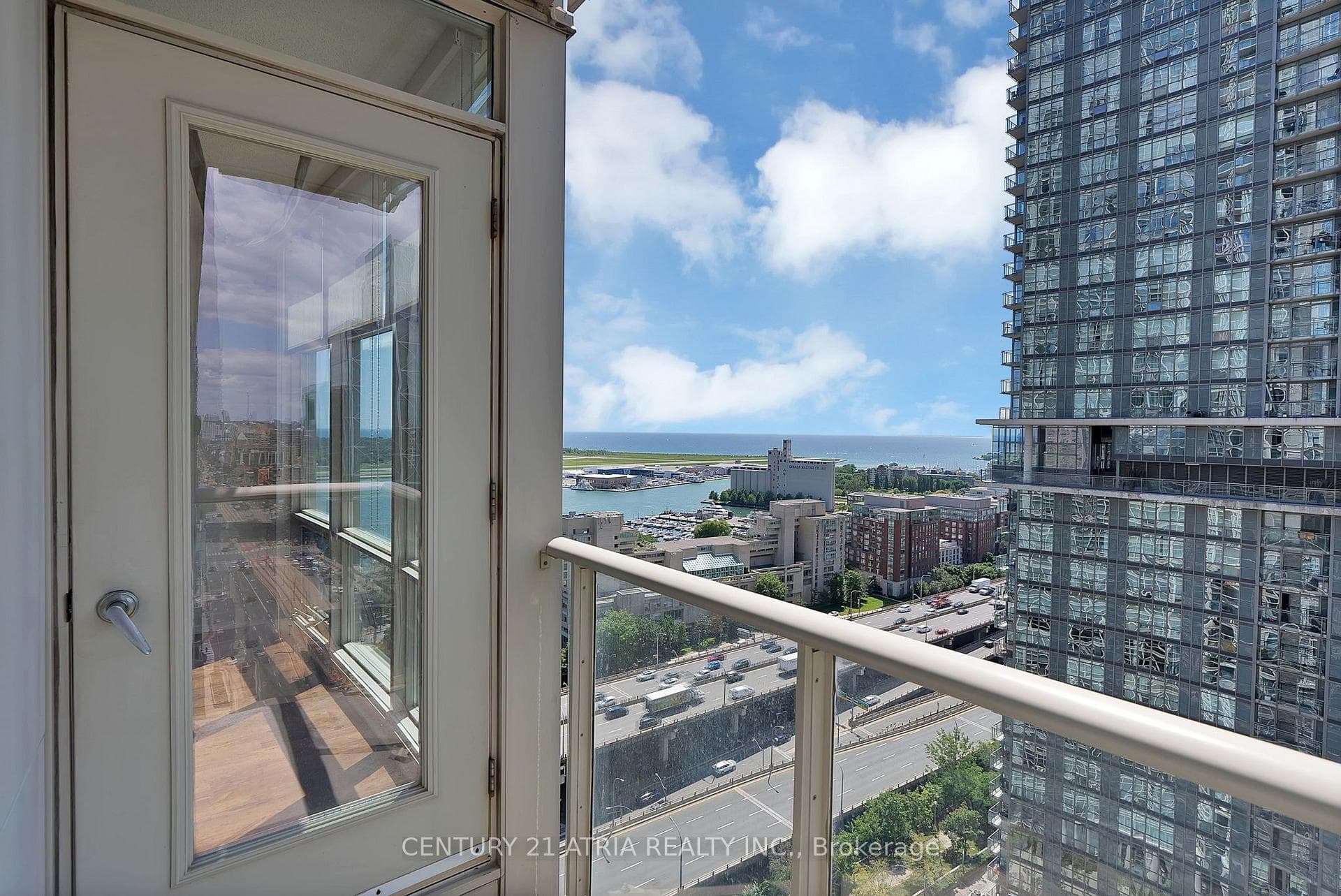 35 Mariner Terrace Unit 2702 photo 16