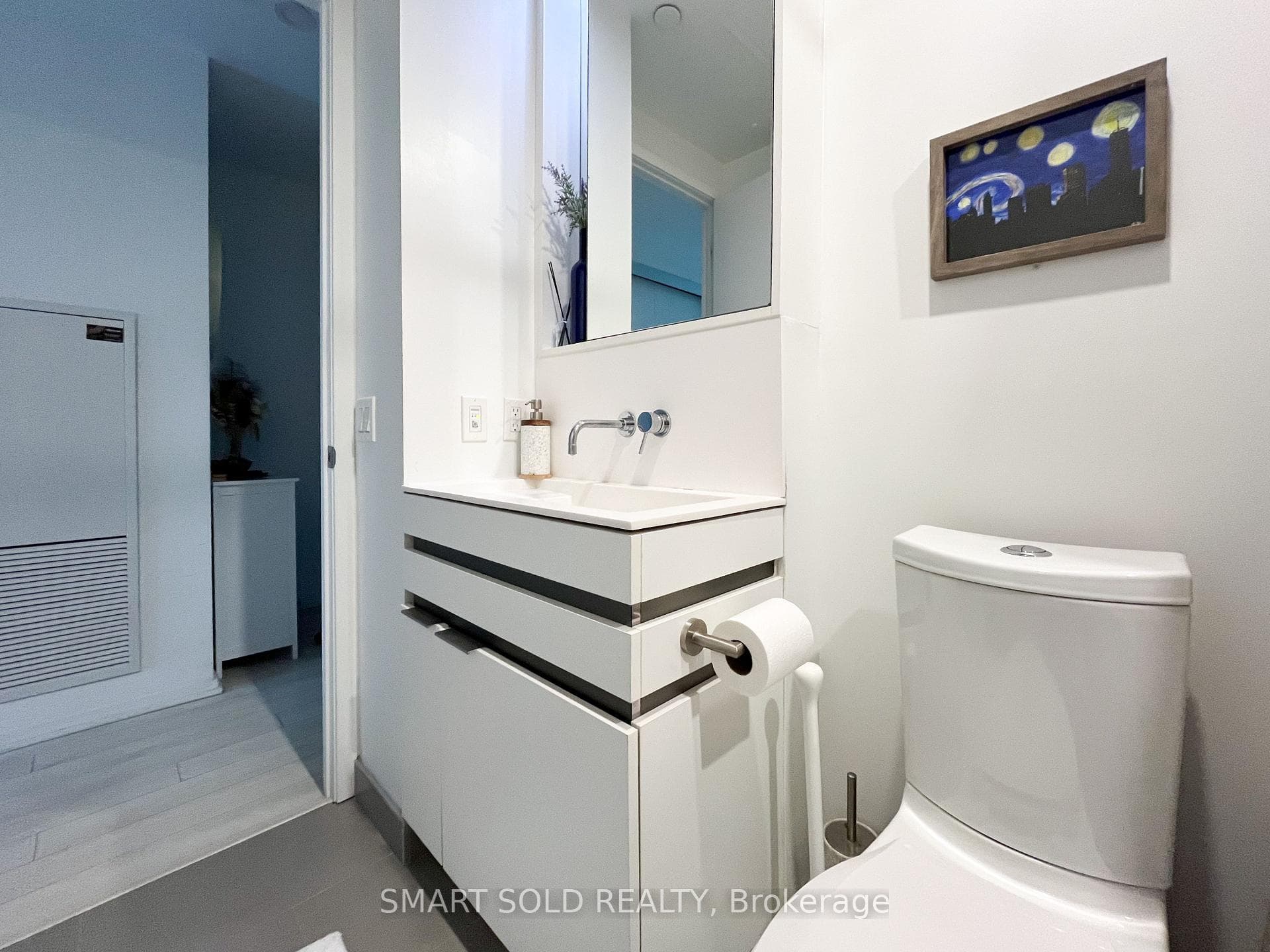 197 Yonge Street Unit 2403 photo 9