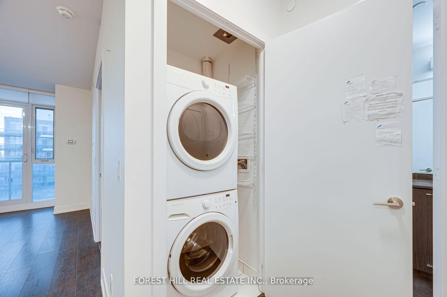 9471 Yonge Street Unit 1614 photo 14