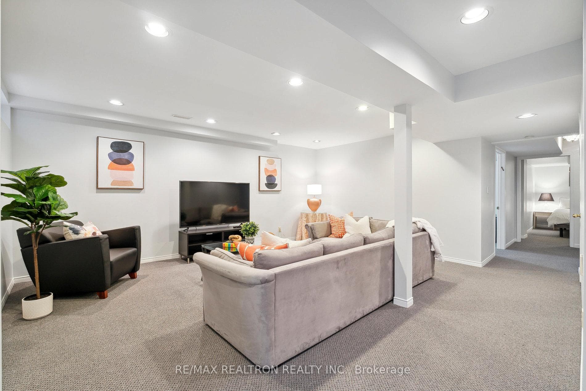 6 Glenoaks Court photo 30