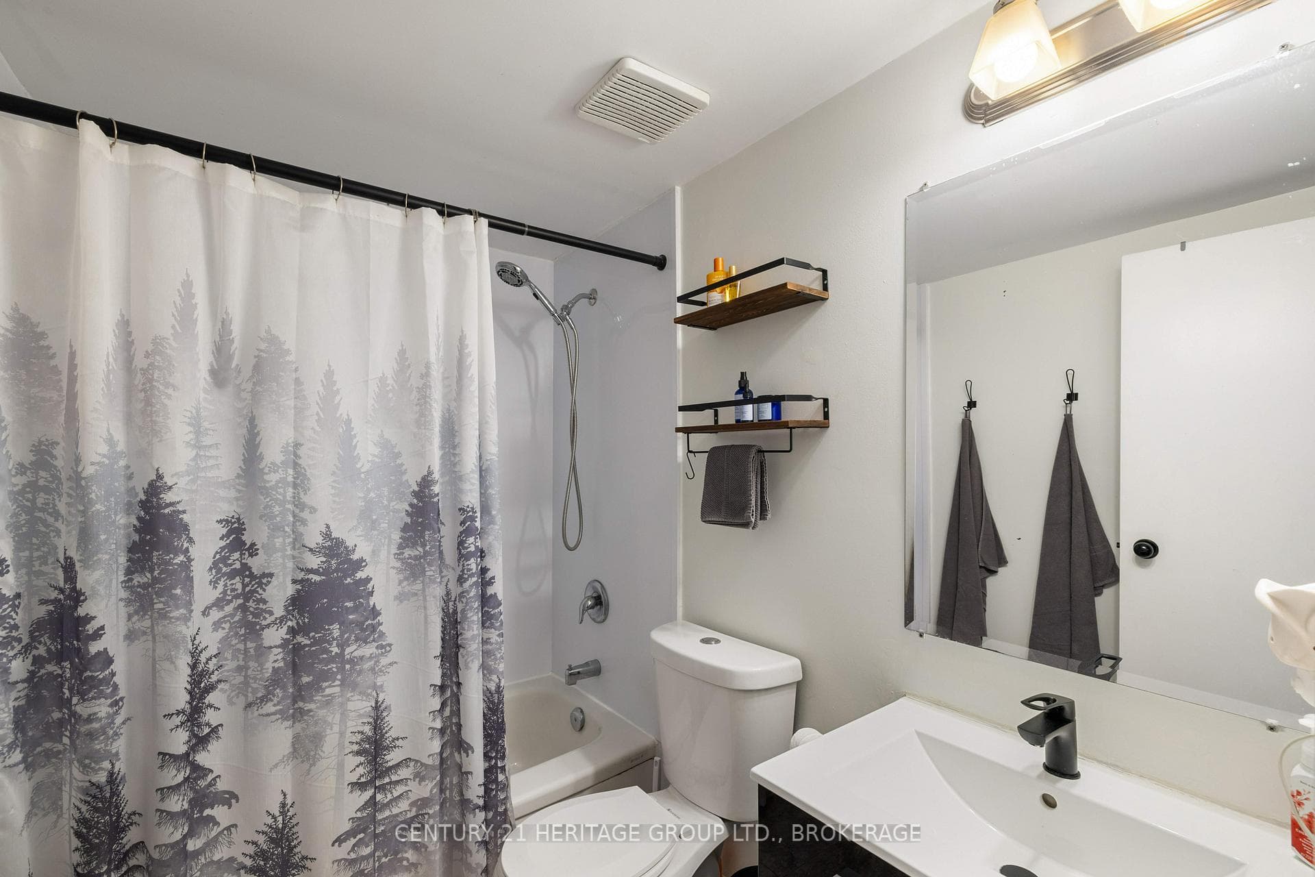 561 Armstrong Road Unit 211 photo 16