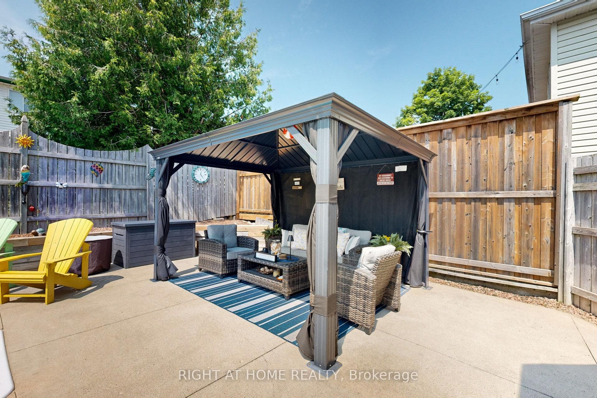 318 Erinbrook Drive photo 33