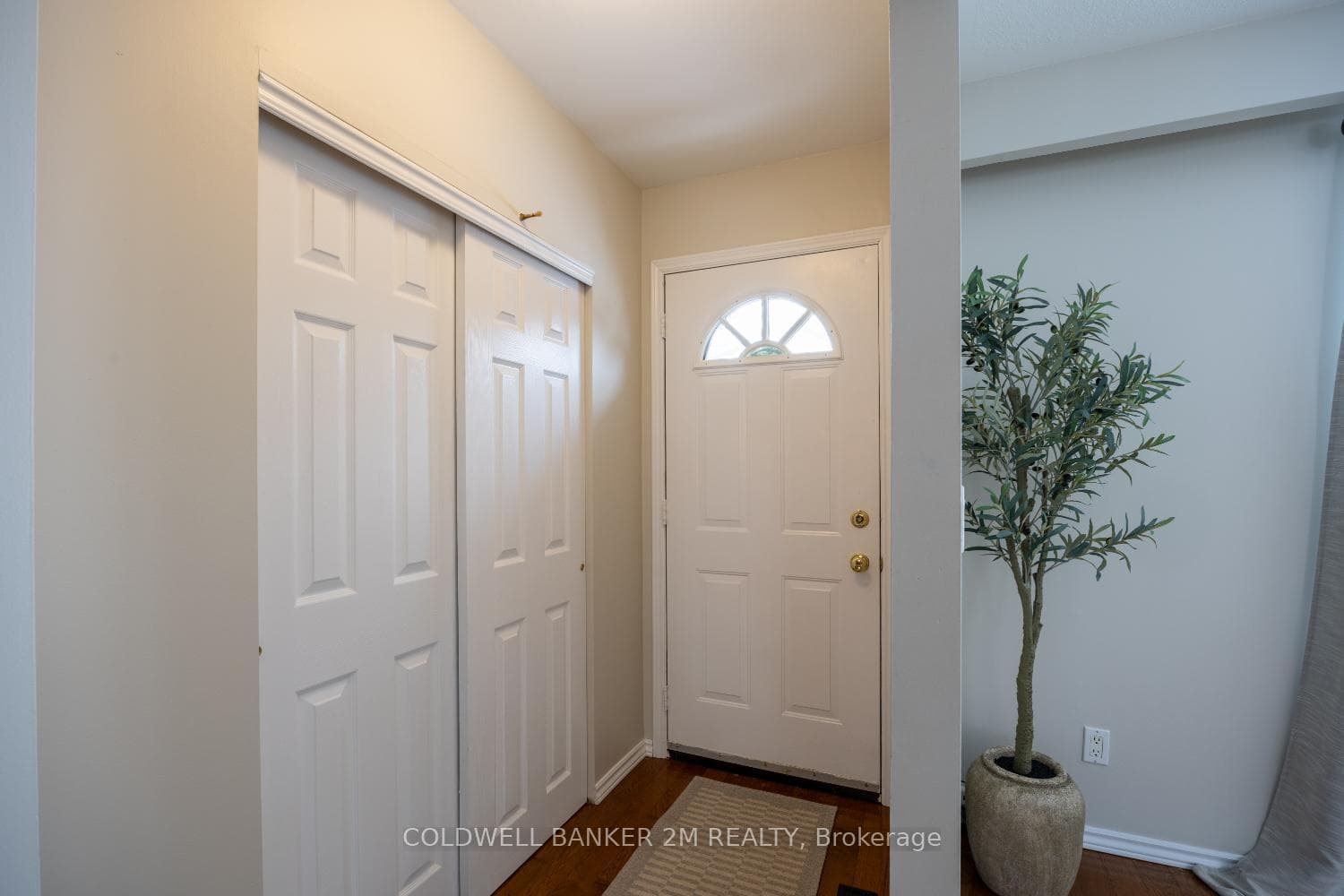 1076 Carolyn Avenue photo 5