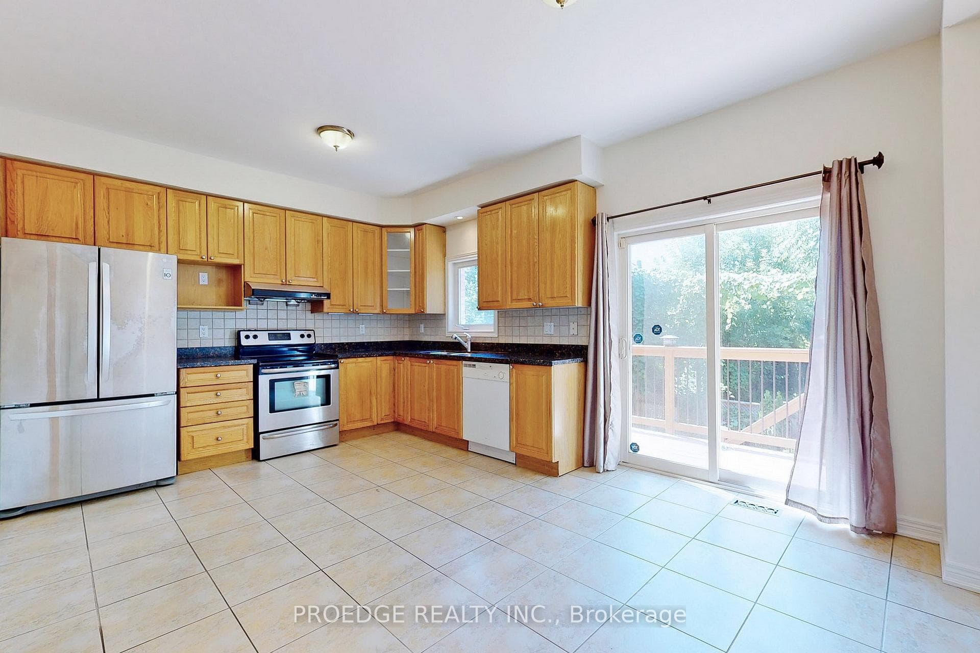 26 Aylesworth Avenue photo 5