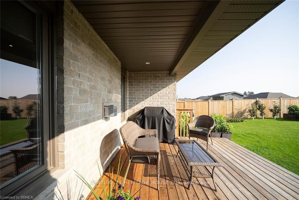 27 STONEBRIDGE Place photo 13