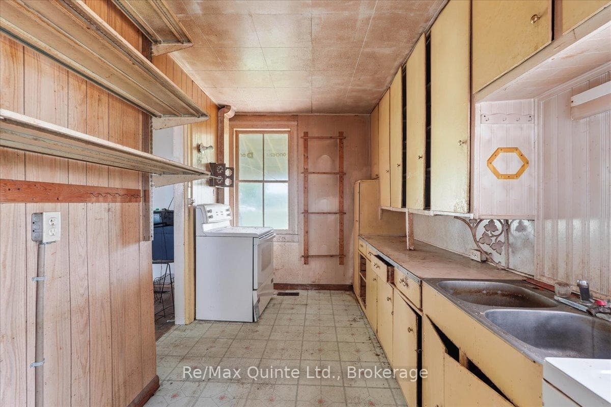812 Enright Road photo 9