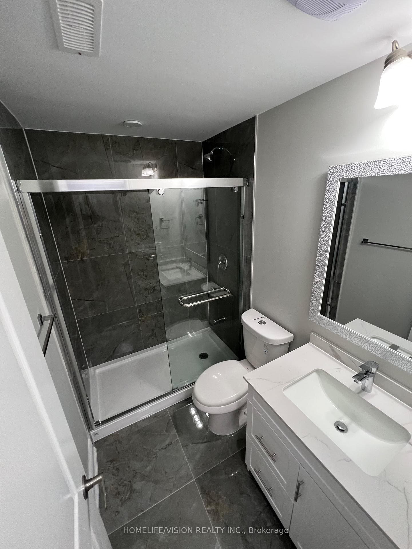 3282 Sunlight Street Unit Lower photo 8