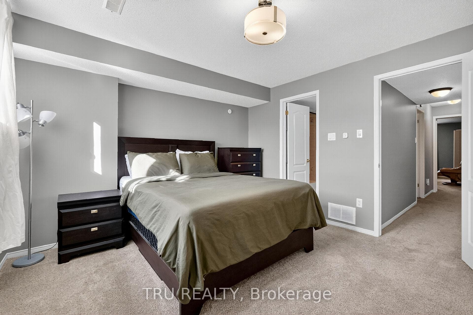 320 CRESTHAVEN Drive photo 41