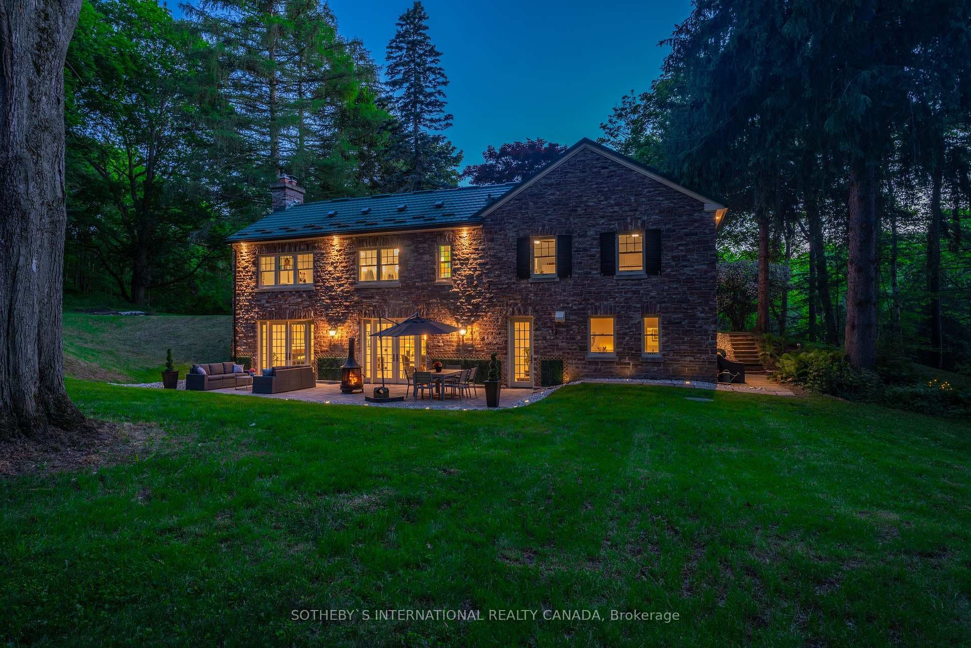 2218 Hollow Road photo 1