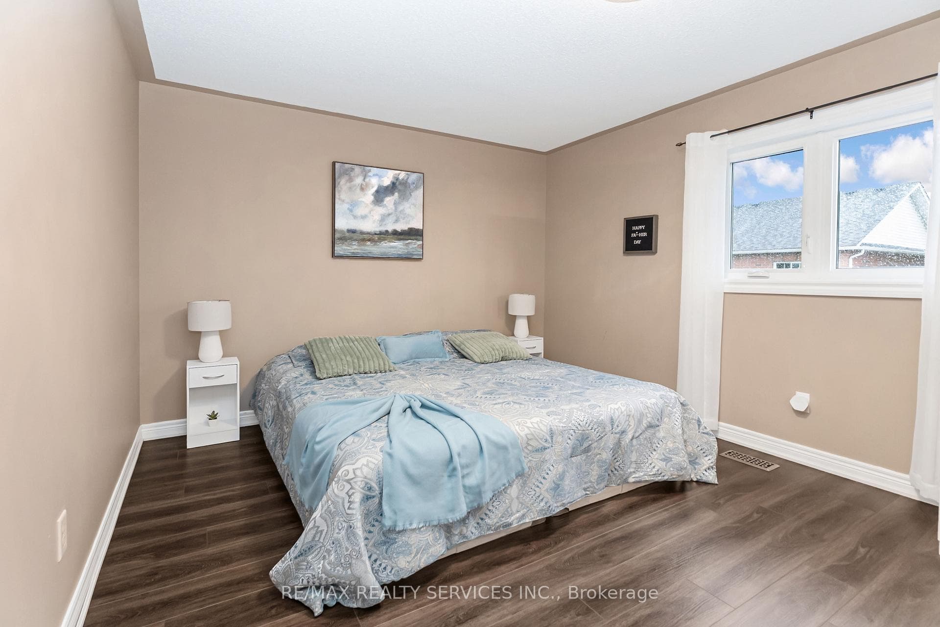 8 Ridgemore Crescent photo 21