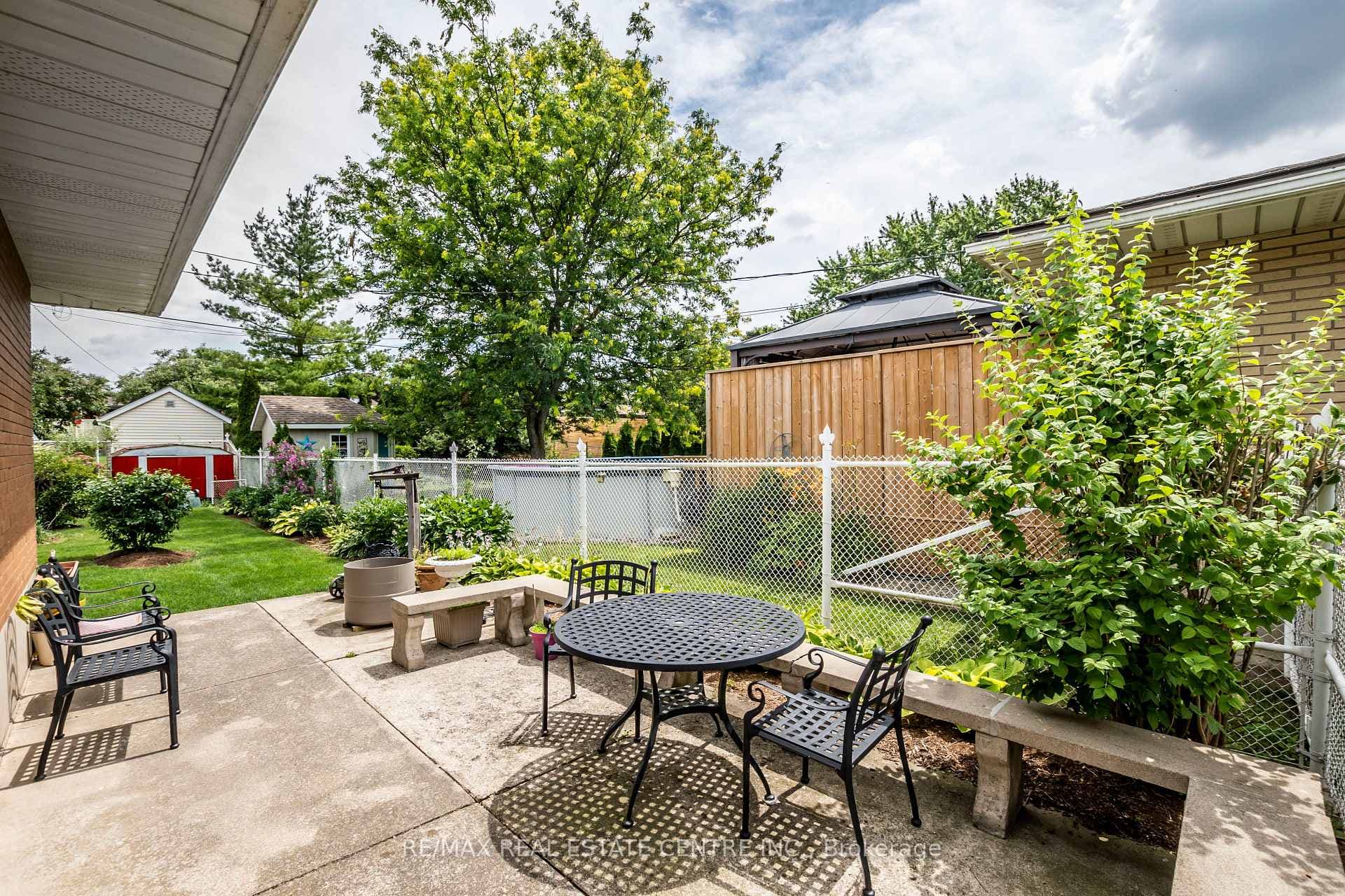739 Regent Street photo 30