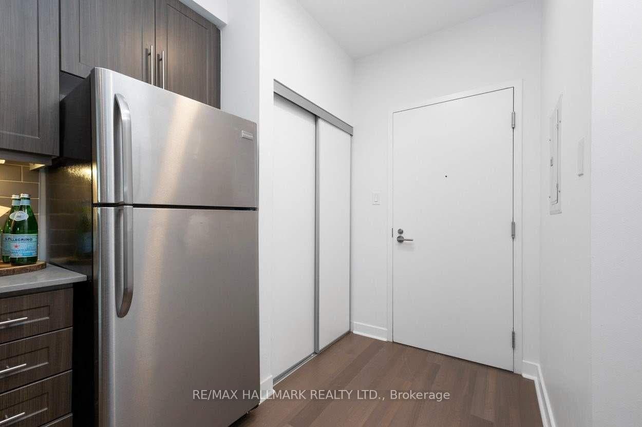 1171 Queen Street Unit 306 photo 4