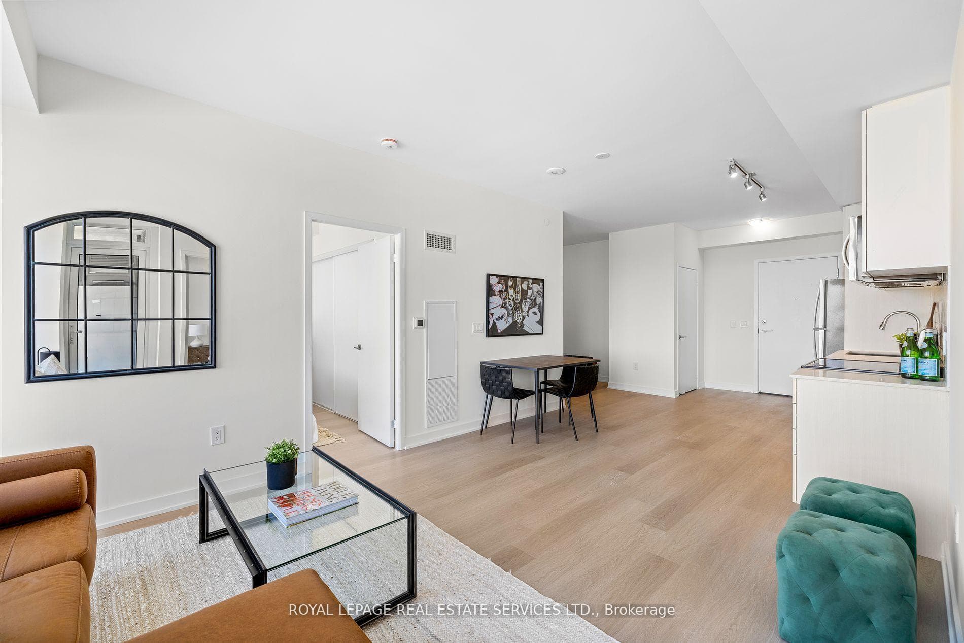 859 The Queensway N/A Unit 716 photo 10