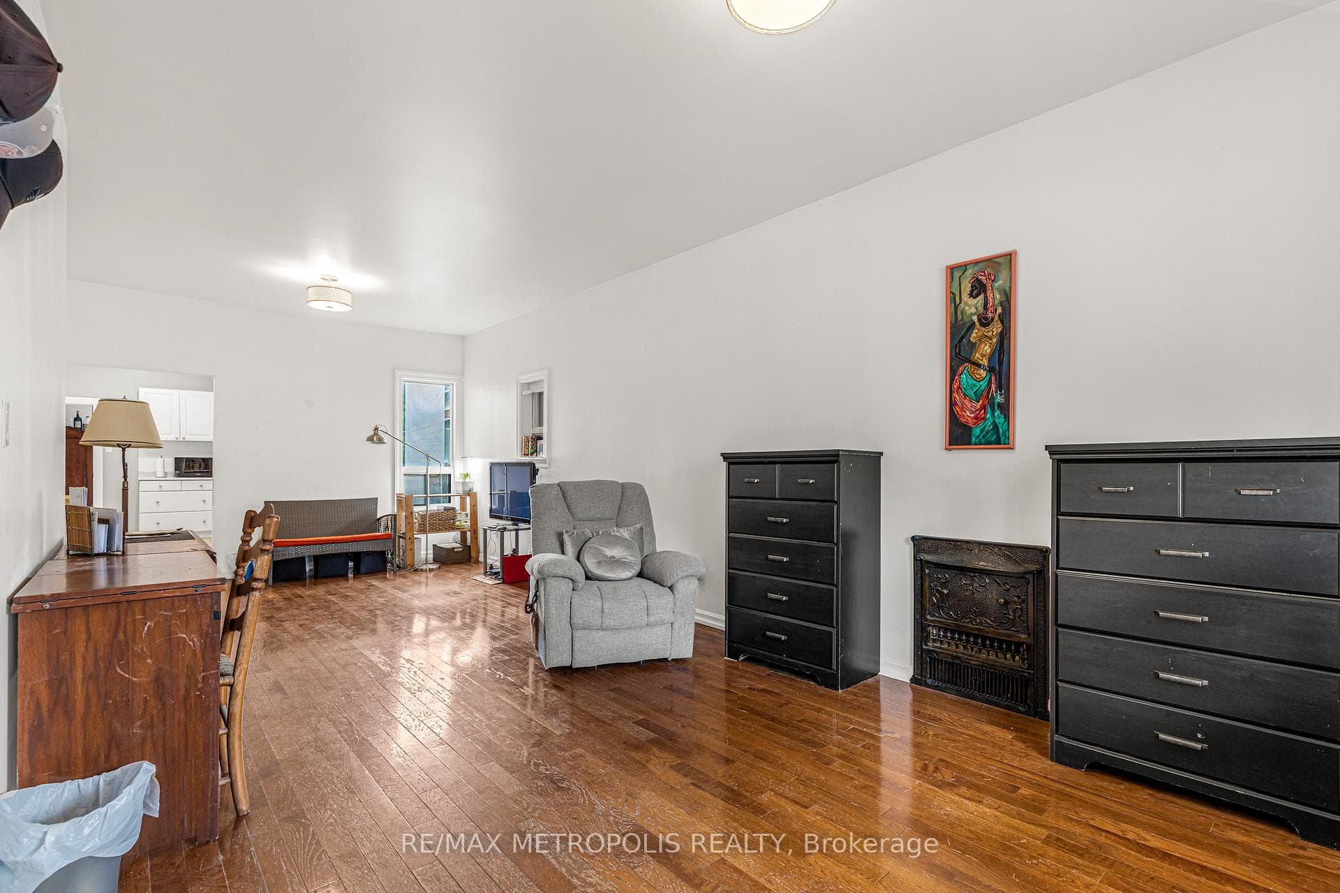 489 St Clarens Avenue Unit Main photo 3