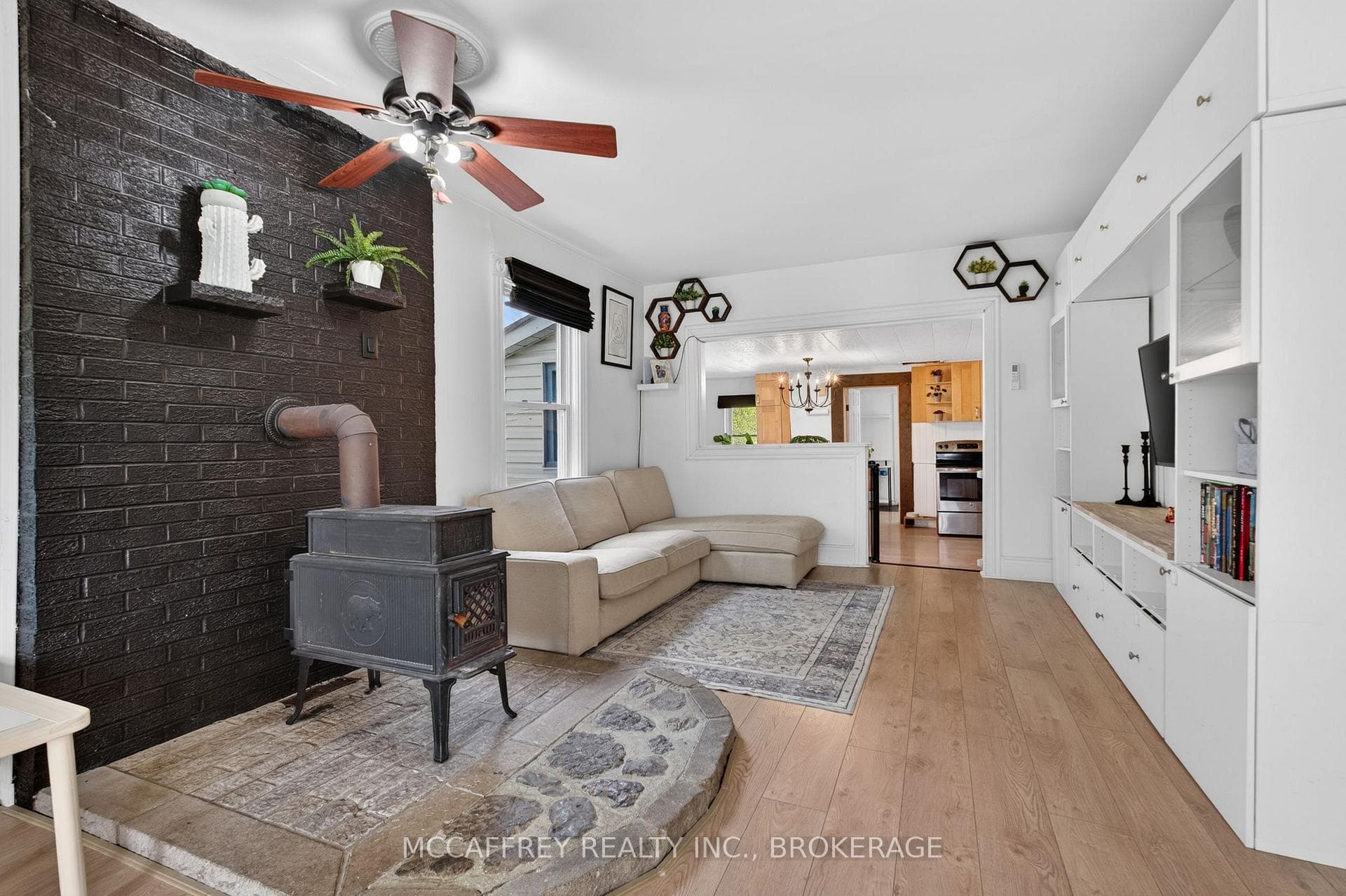 476 Hoards Road photo 8