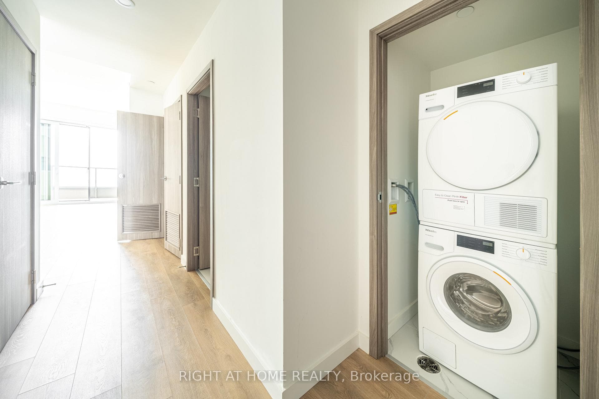 Ensuite Laundry