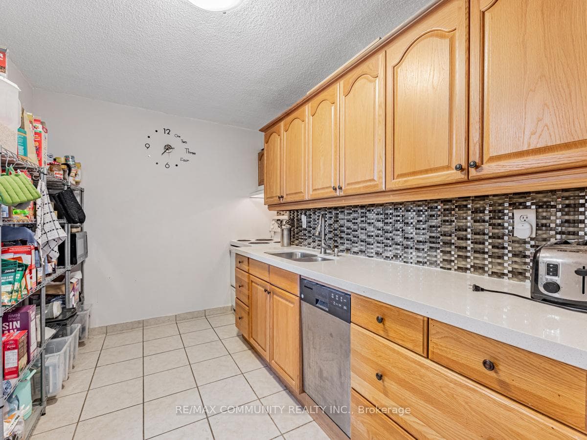 15 Torrance Road Unit 1904 photo 8