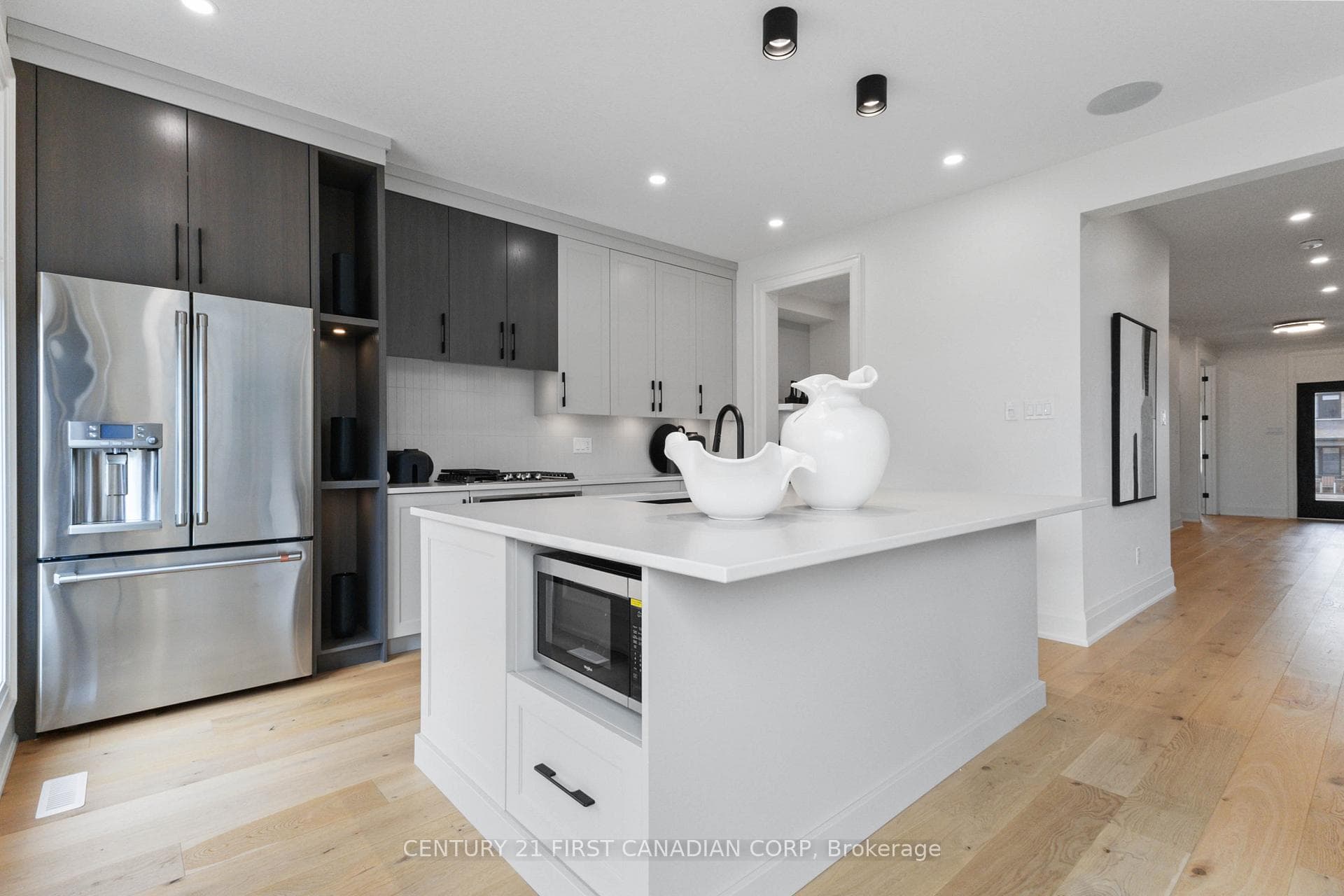 1651 UPPER WEST Avenue photo 16