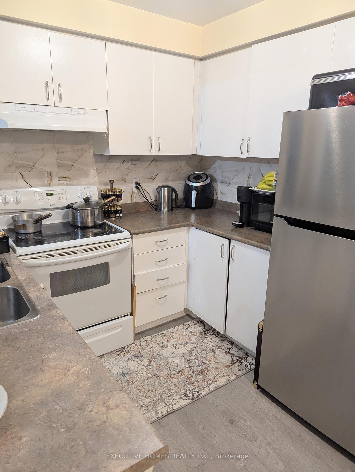 68 Lax Avenue photo 9