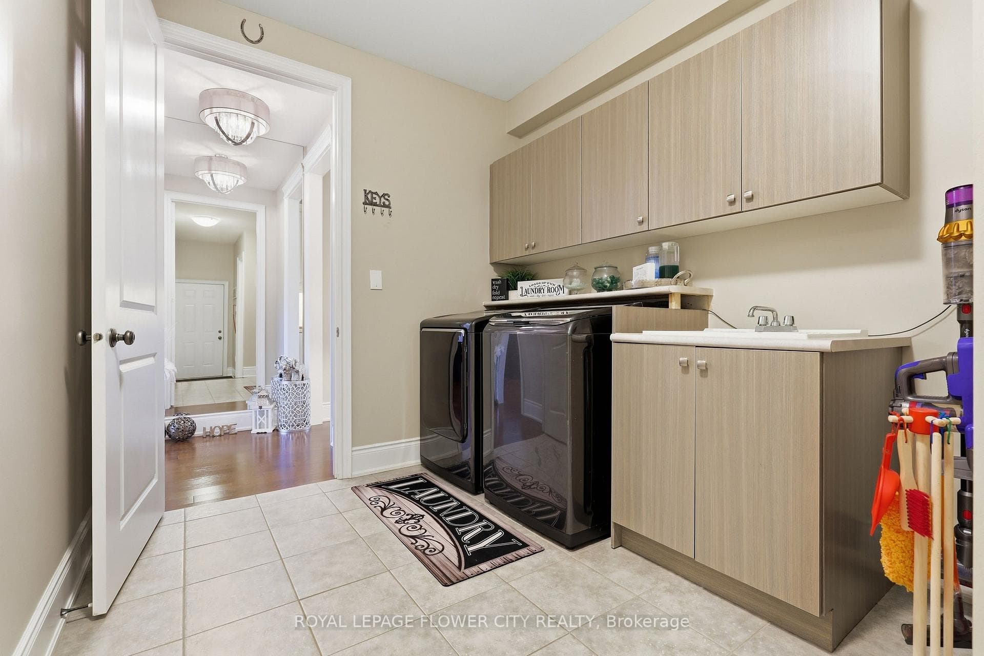 5 Benson Avenue photo 36