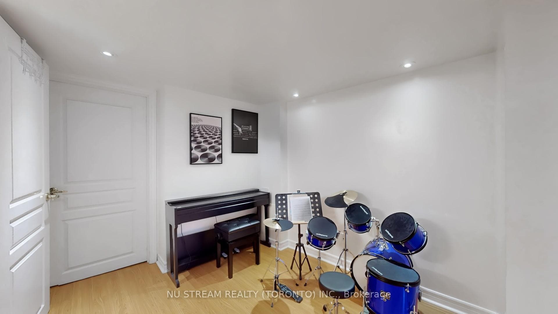 18 Radmore Place photo 38