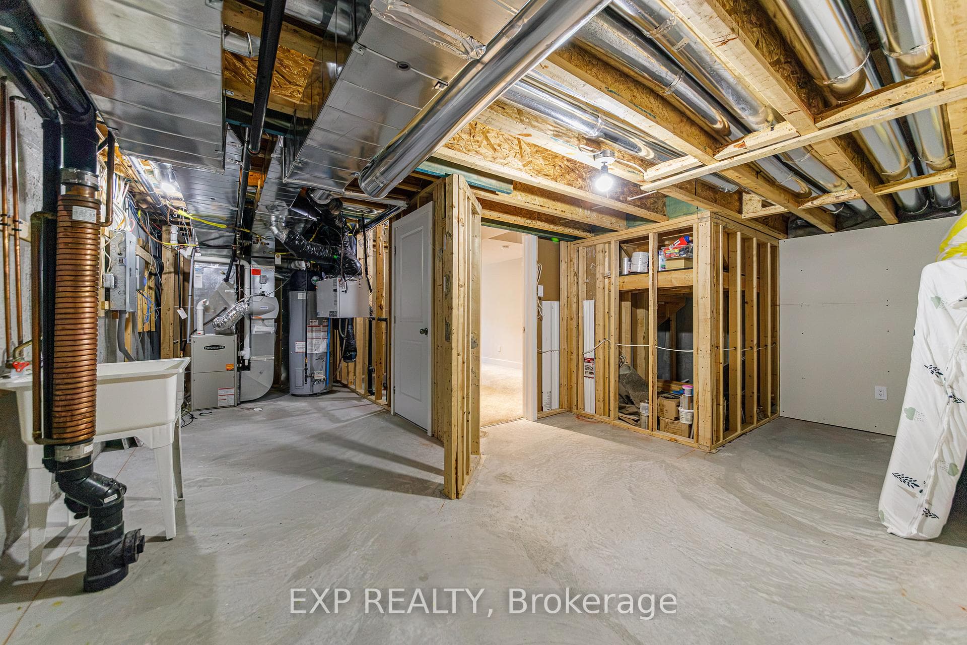 605 Tennant Way photo 41