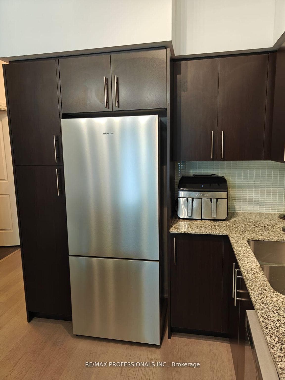 55 Speers Road Unit 708 photo 5