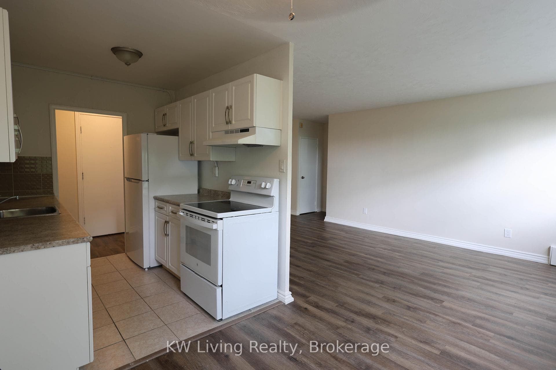 100 Browns Line Unit 403 photo 13